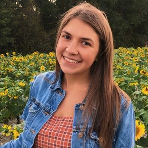 Meet your Posher, Olivia